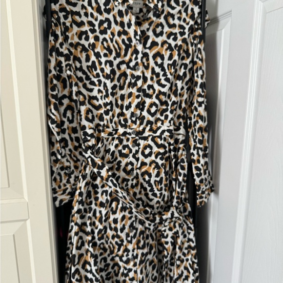 Excellent condition dress for women size 6,8,10 very good prices. - Picture 11 of 13